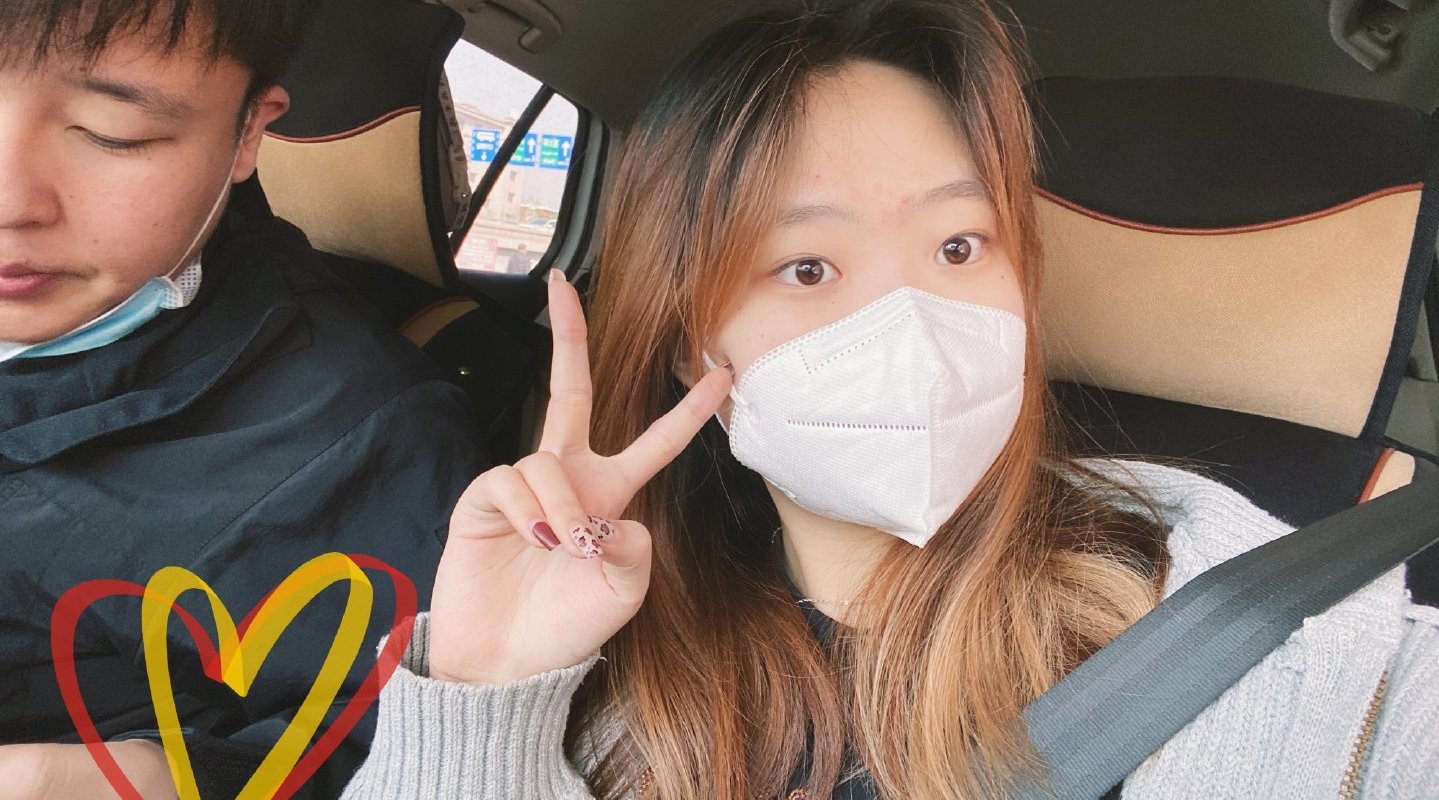 喝奶茶要小心点欧